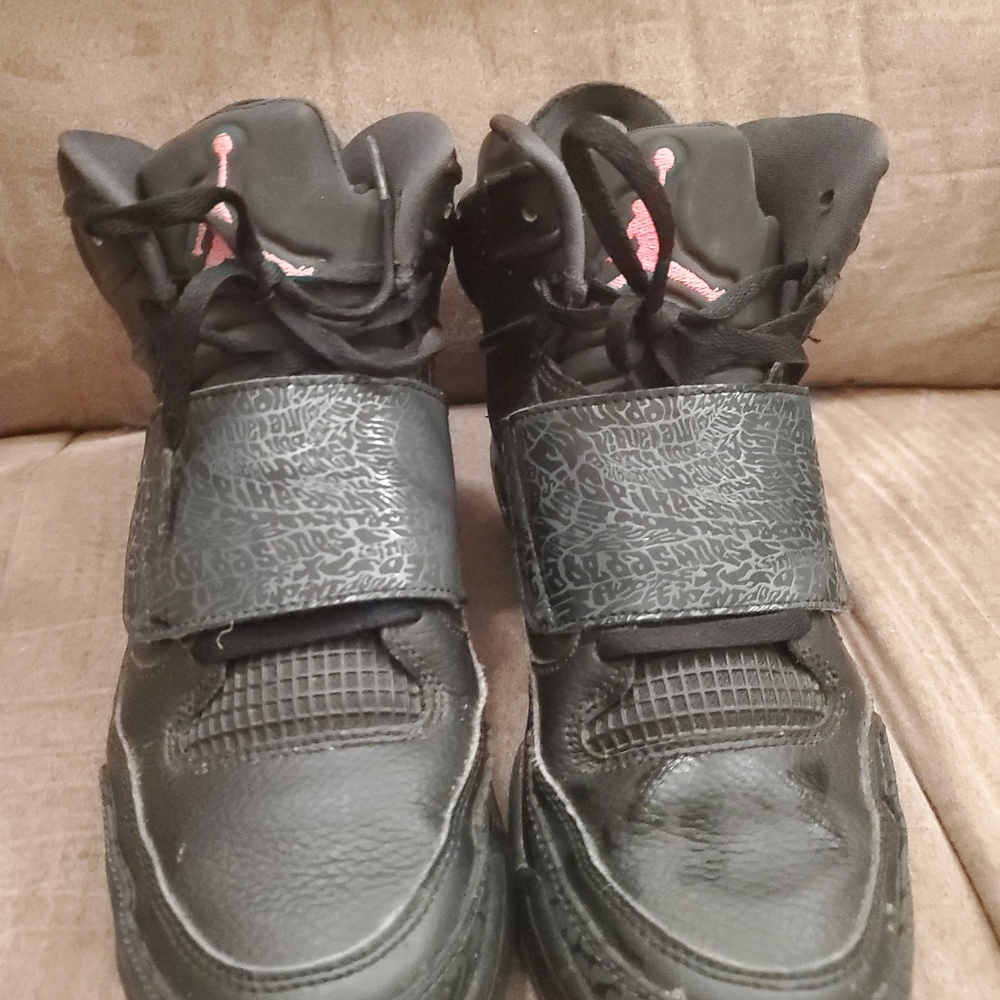 Nike Air Jordan Son of Mars Size 7Y Black/Hyper Pi